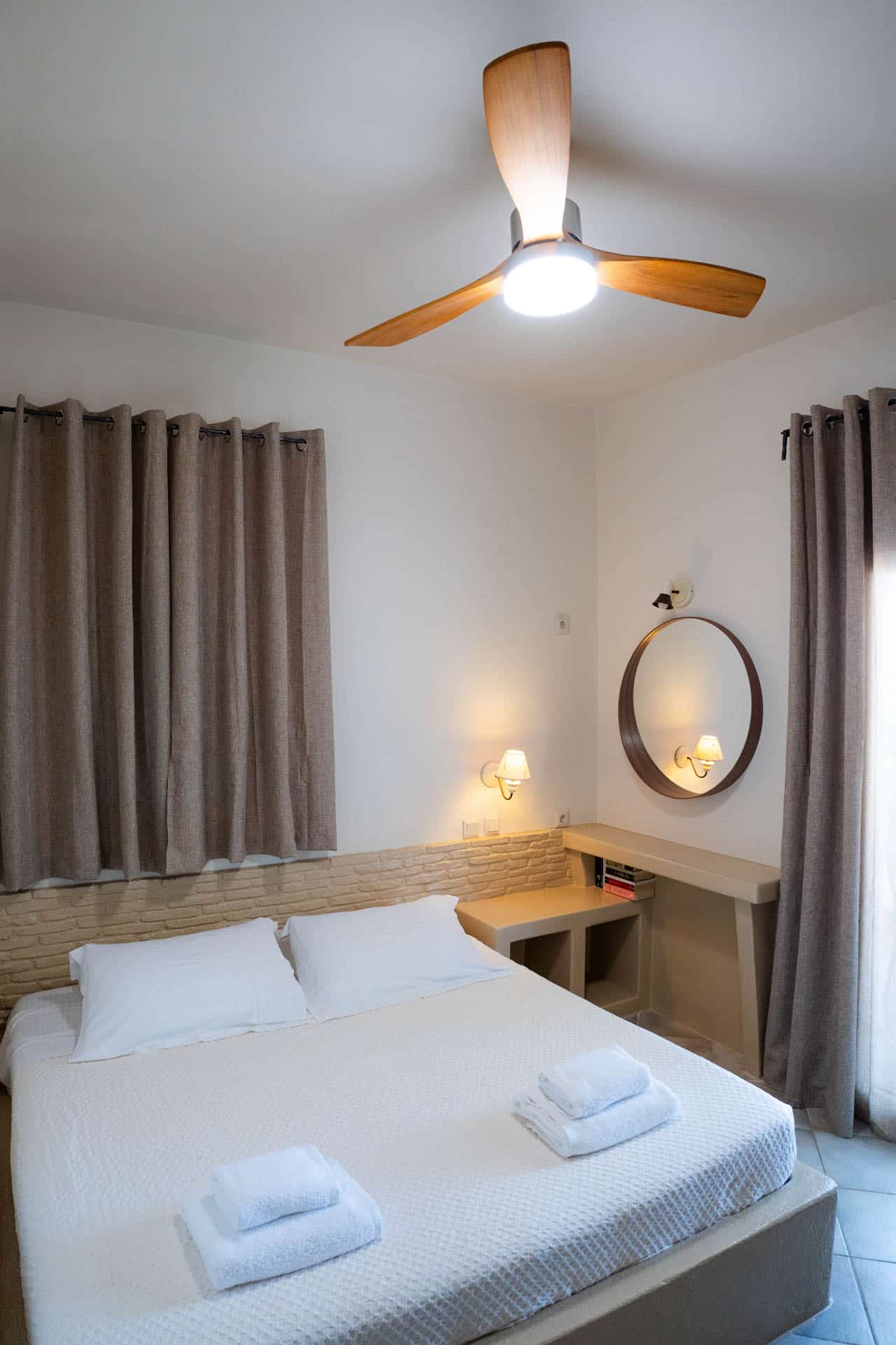 places-to-stay-in-koufonissia-sea-view-double-room-12 svg+xml;charset=utf