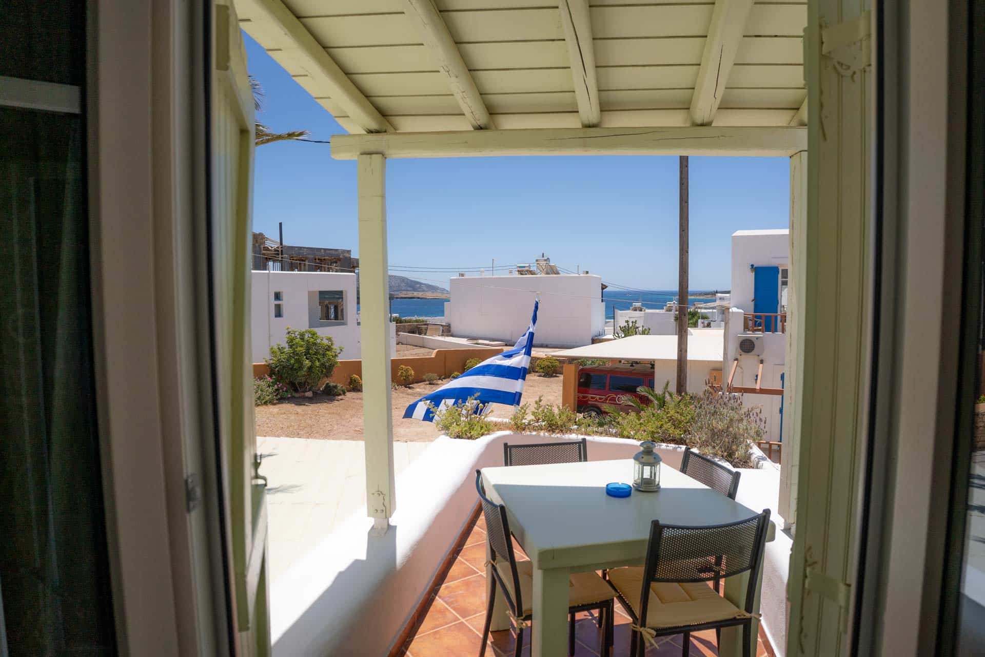 places-to-stay-in-koufonissia-split-level-apartment-11 svg+xml;charset=utf