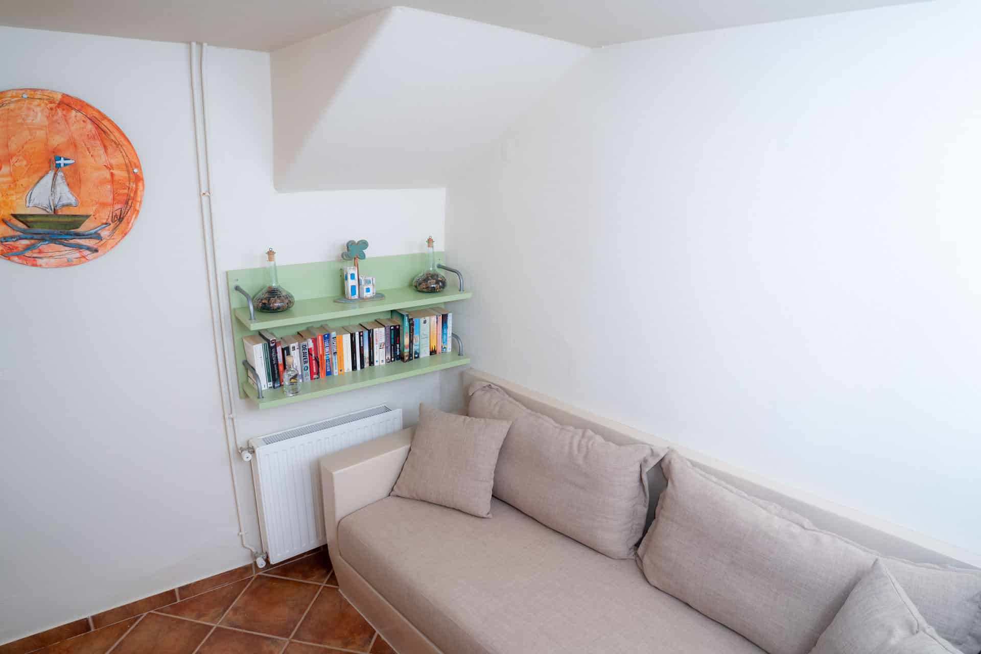 places-to-stay-in-koufonissia-split-level-apartment-2 svg+xml;charset=utf