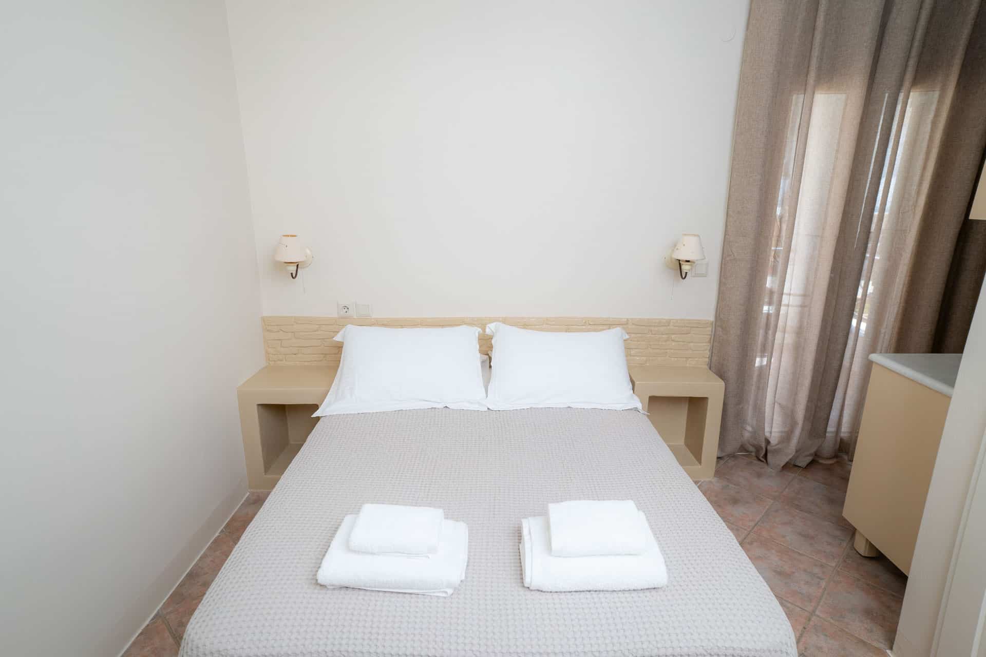 places-to-stay-in-koufonissia-standard-double-room-30 svg+xml;charset=utf