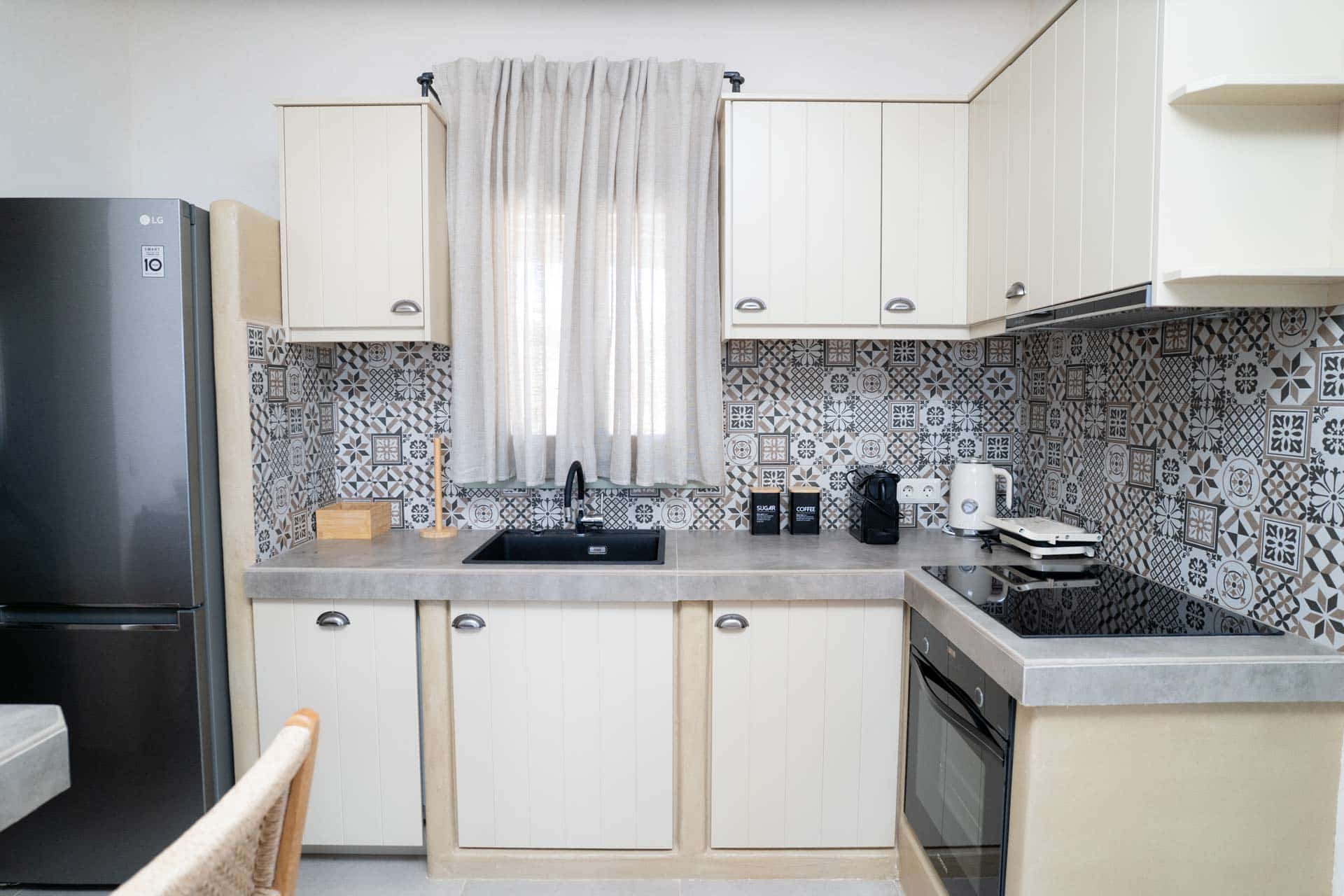 small-cyclades-houses-iraklia-22 svg+xml;charset=utf