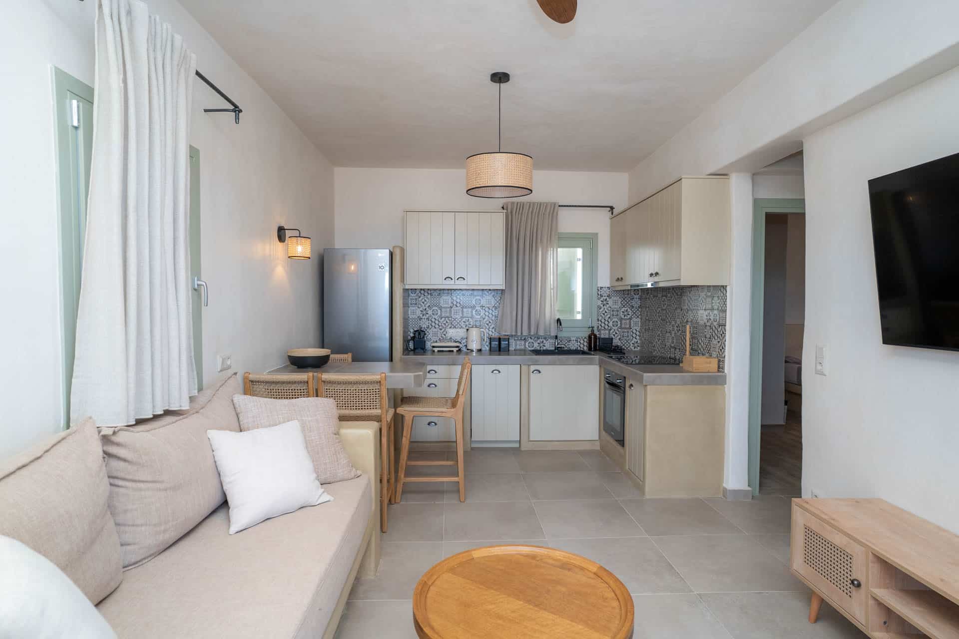 small-cyclades-houses-schinoussa-37 svg+xml;charset=utf